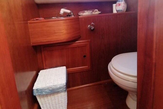 three-hour-private-guided-tour-of-capri-with-a-luxury-gozzo-cabin-cruiser