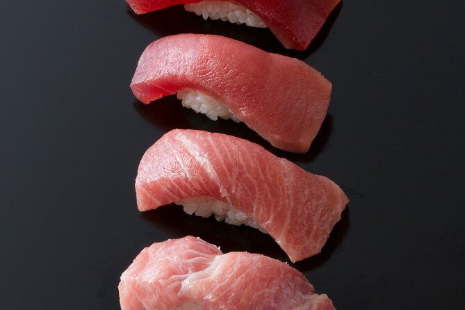 tokyo-art-culture-tour-sannomaru-shozokan-museum-sushi-making