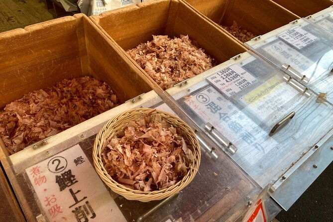 tokyo-tsukiji-fish-market-walking-and-exploring-hidden-gems-tour