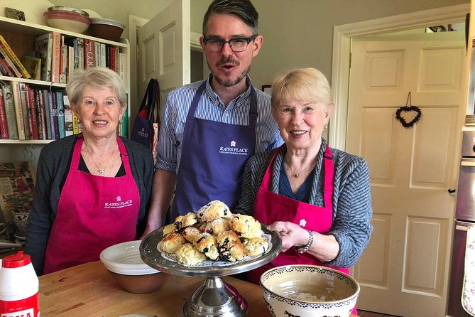 traditional-irish-homemade-baking-scones-and-bread