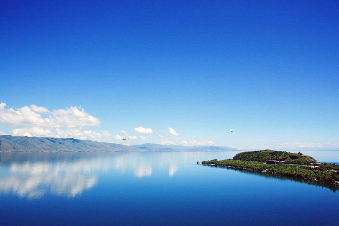 transfer-from-yerevan-to-tbilisi-with-2-sightseeing-stops