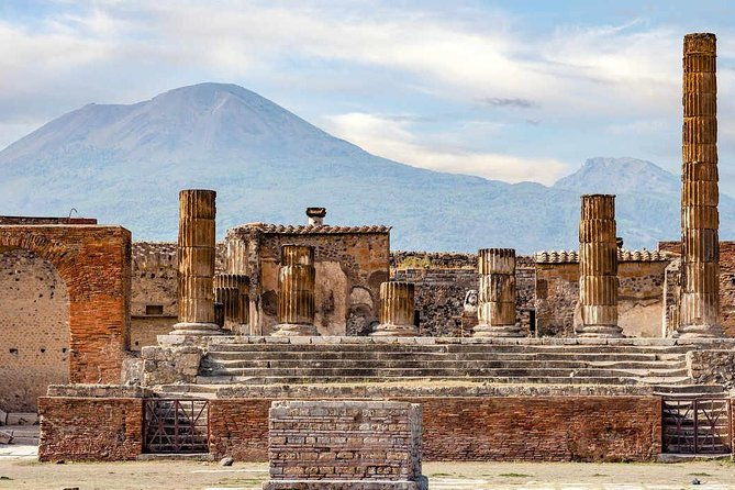 transfer-naples-airport-station-to-sorrento-with-stop-in-pompeii