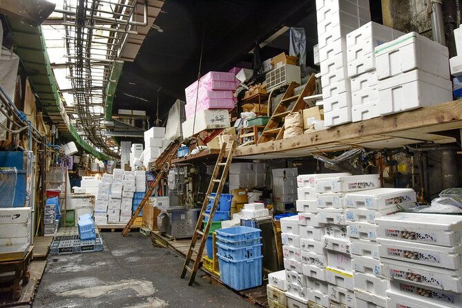 tuna-auction-in-toyosu-and-tsukiji-fish-market-tour