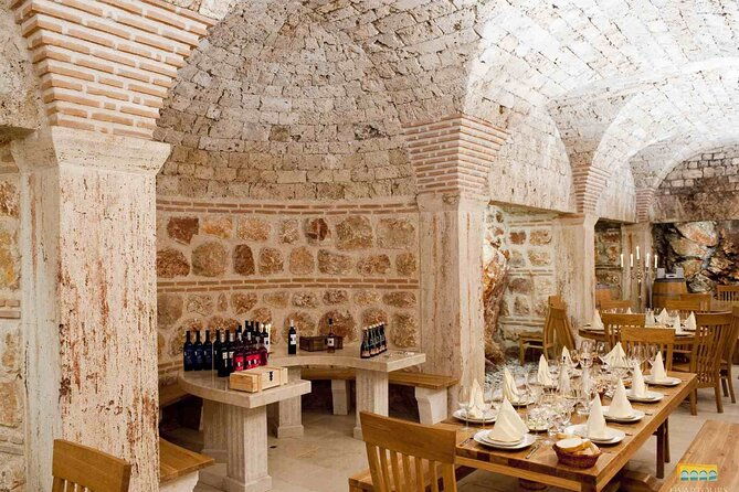 twice-the-wine-two-wineries-half-day-tour-with-delicacies