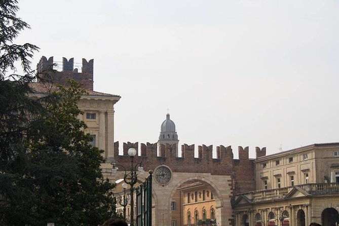 verona-city-sightseeing-walking-tour-of-must-see-sites-with-local-guide