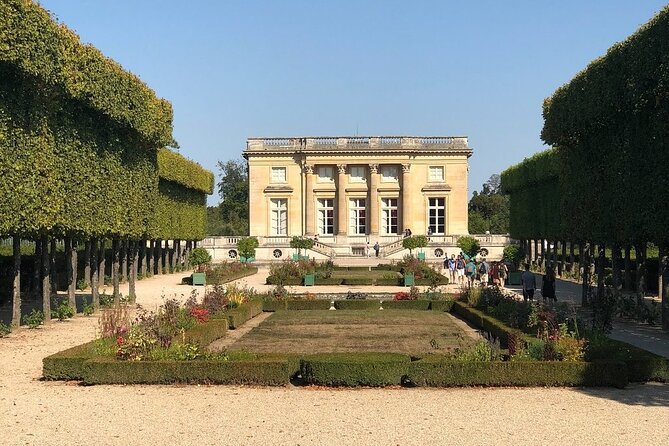 versailles-palace-guided-tour-with-gardens-trianons-the-hamlet