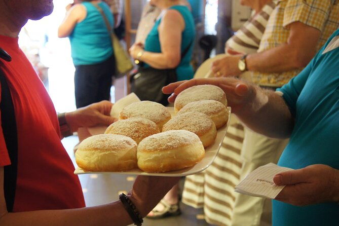 vienna-dessert-tour-homemade-cakes-strudels-hidden-caffes