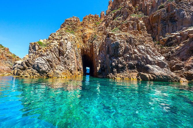 visit-scandola-the-creeks-of-piana-by-boat