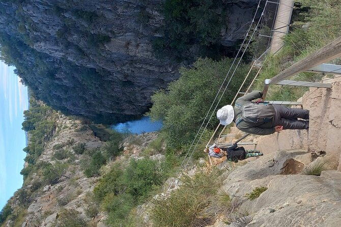 walking-tour-of-the-hanging-bridges-of-canyon-de-turia-and-chulilla-village