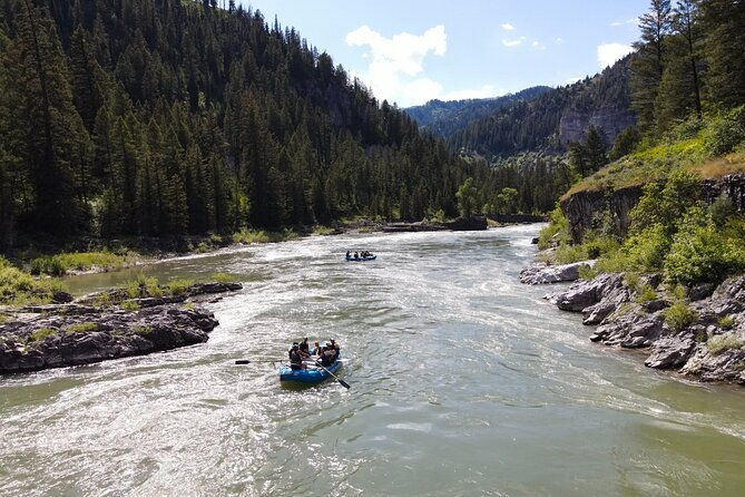 whitewater-rafting-in-jackson-hole-small-boat-excitement