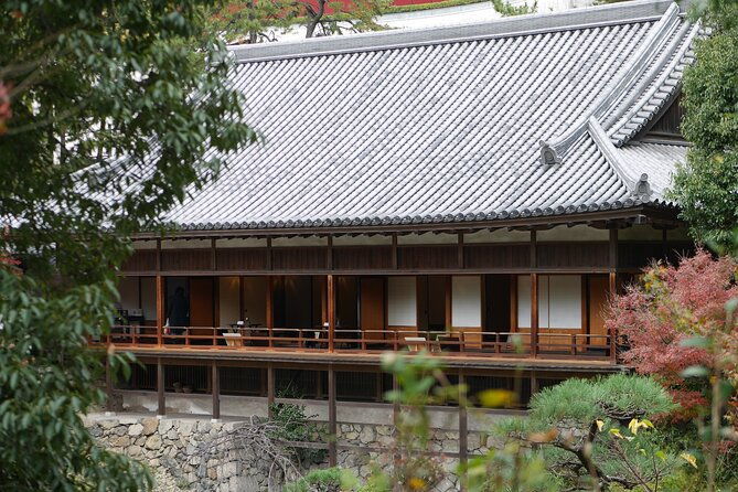 yokabus-kokura-castle-tea-ceremony-and-japan-toilet-innovation