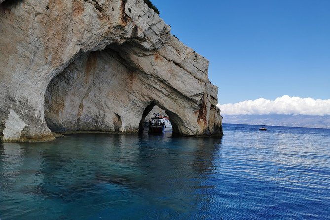 zakynthos-all-day-tour-shipwreck-beach-view-point-blue-caves
