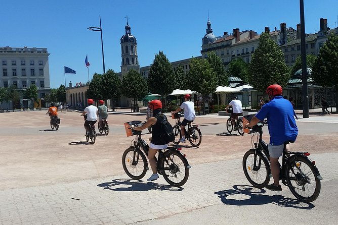 2h-electric-bike-tour-of-lyon-with-a-local-guide