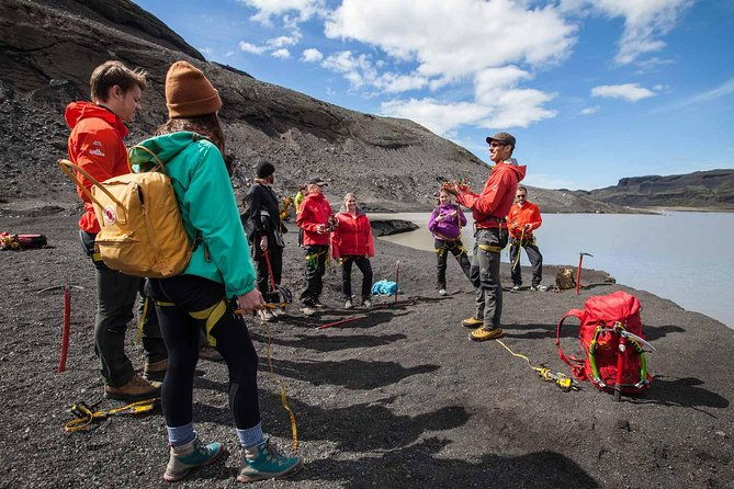 3-hour-glacier-hike-on-solheimajokull