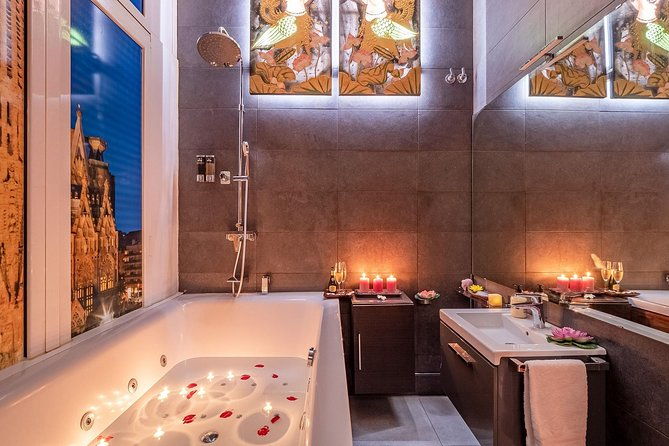 30-min-couple-massage-and-30-min-floral-bath-at-thai-spa-massage