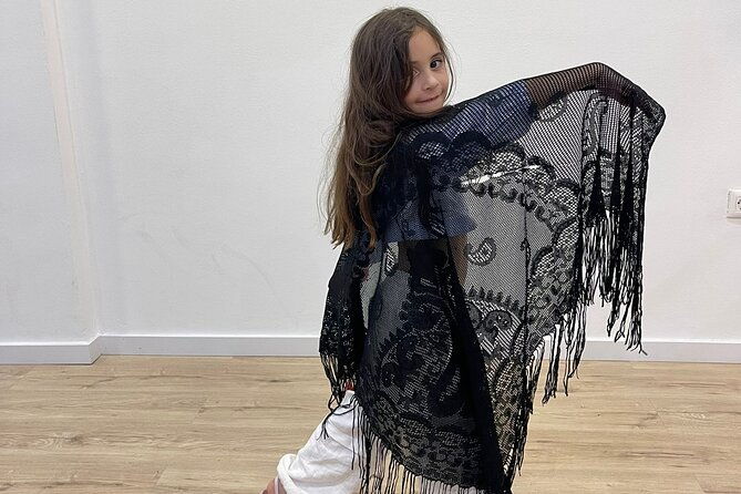 45-minutes-flamenco-dance-class-for-family-in-malaga