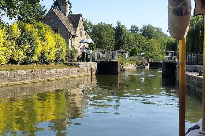 afternoon-tea-sightseeing-river-cruise-in-oxford