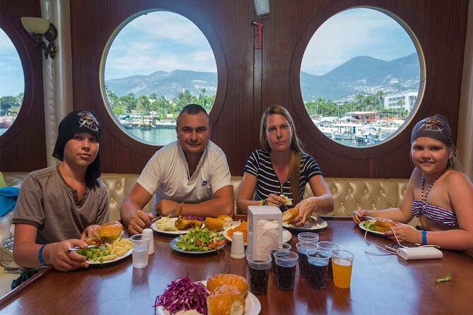 alanya-pirate-yacht-tour-legend-big-kral-from-side-alanya