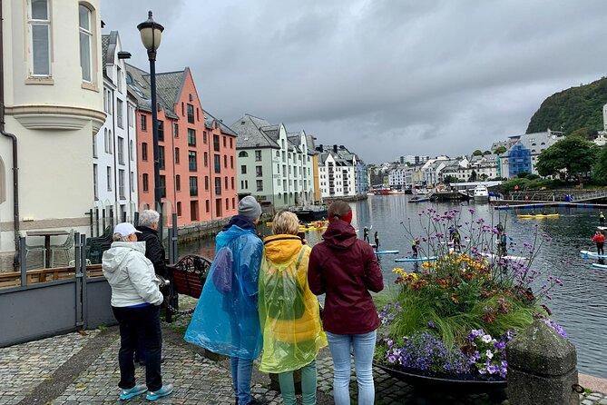 amazing-city-walk-in-alesund