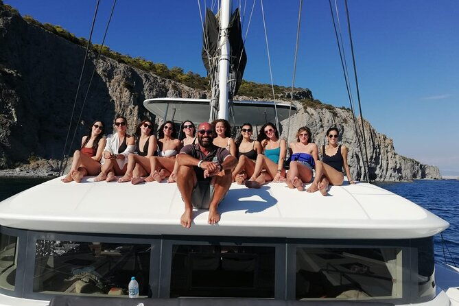athens-semi-private-morning-catamaran-cruise