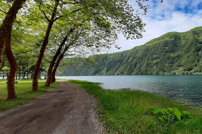 azores-explore-the-dramatic-crater-of-sete-cidades