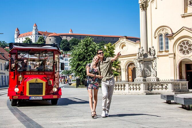 big-castle-tour-in-bratislava-by-presporacik-sightseeing-vehicle