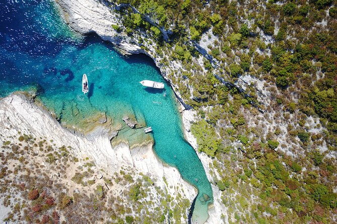 blue-cave-vis-island-speedboat-tour-from-hvar