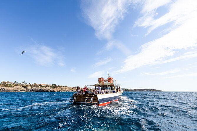 boat-tour-2-hour-in-palma-bay