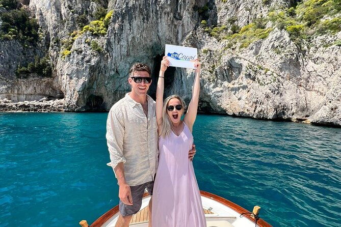 boat-tour-in-capri-italy