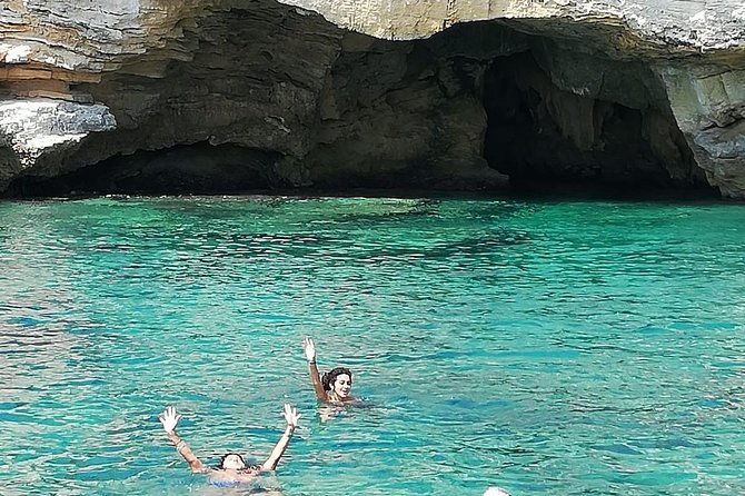 boat-tour-of-ortigia-sea-caves-pillirina-and-snorkeling