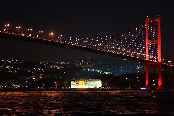 bosphorus-night-cruise-with-dinner-shows-and-party