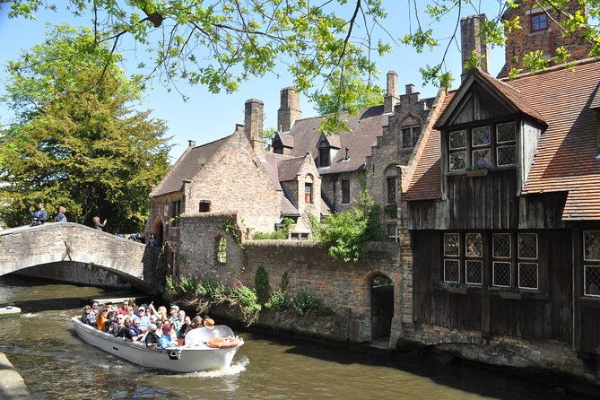 bruges-by-bike-with-friends-and-family