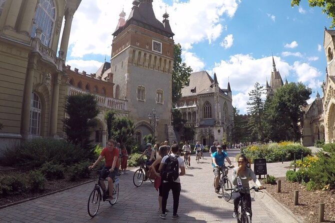 budapest-highlights-bike-tour-with-photo-breaks