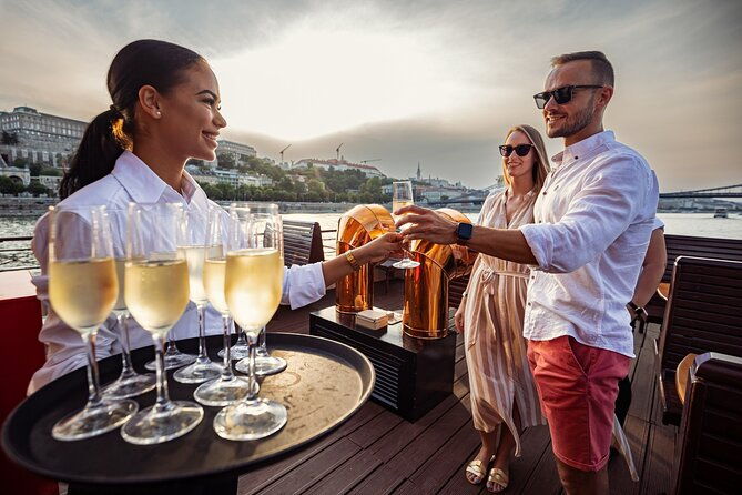 budapest-historic-cruise-with-welcome-drink