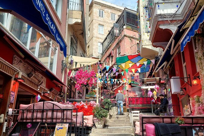 byzantion-walk-way-and-city-walls-in-istanbul