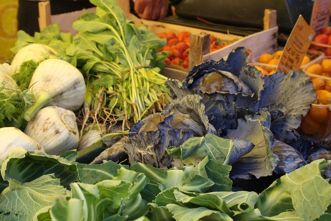 campo-dei-fiori-market-and-trevi-fountain-district-food-wine-tour-in-rome