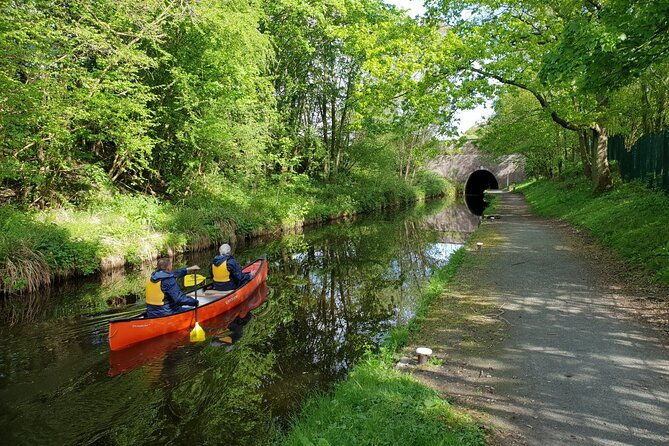 canoe-trip-over-the-pontcysyllte-aqueduct