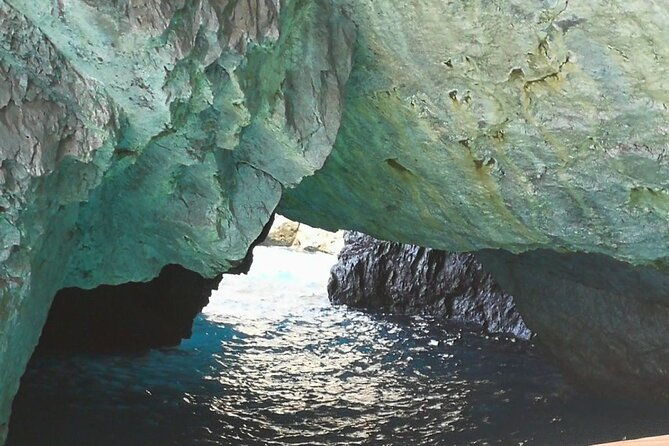 capri-island-in-private-luxury-40-feet-speedboat-from-naples