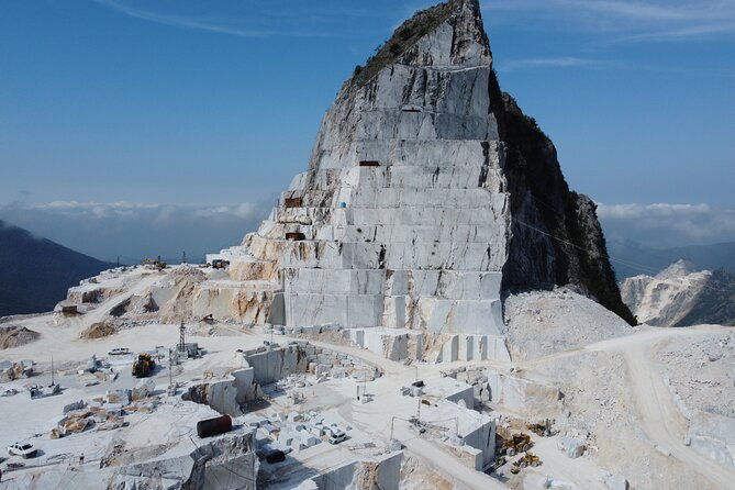 carrara-exclusive-marble-cave-tour-adventure-in-a-4x4
