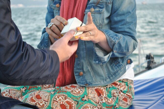 cascais-romantic-private-2h-cruise-with-sparkling-wine