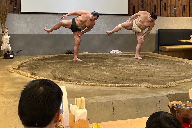 challenge-with-sumo-wrestlers-with-dinner-in-tokyo