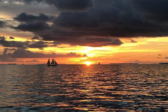 champagne-sunset-catamaran-cruise-in-key-west
