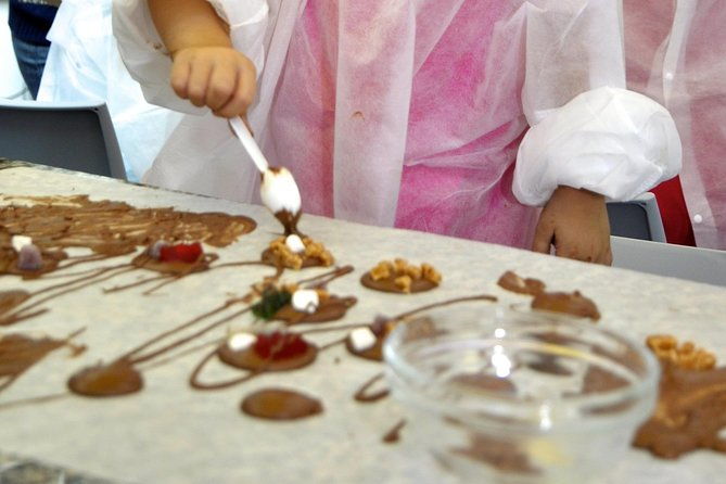 chocolate-workshop-at-choco-story-brugge