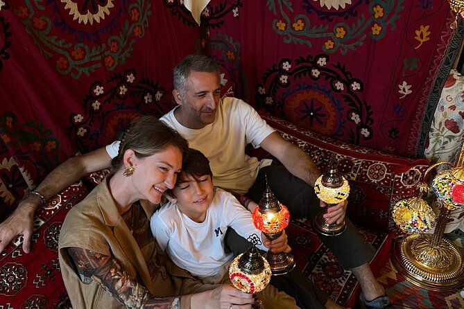craft-and-shine-create-a-mosaic-lamp-in-istanbul-grand-bazaar