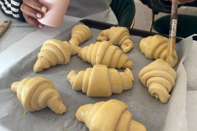 croissants-and-chocolate-breads-with-a-pastry-chef-in-paris