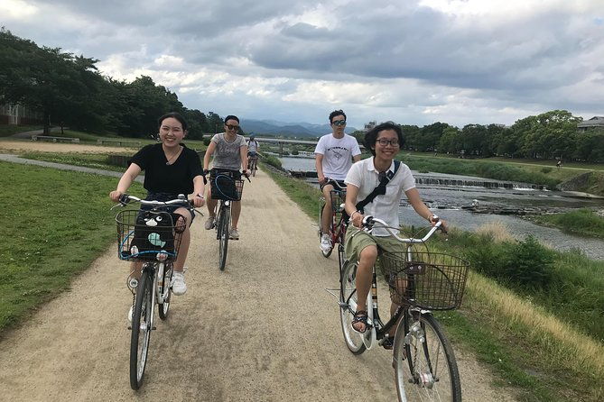 cycle-kyotos-hidden-gems-gion-stroll-2