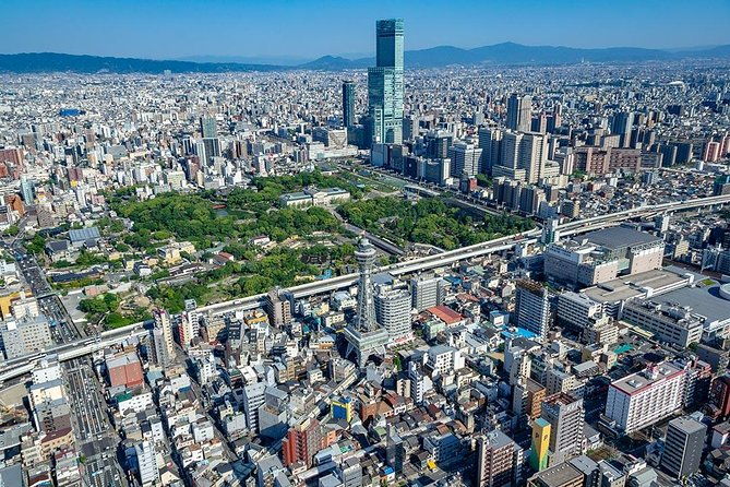 %e3%80%9025-mins%e3%80%91osaka-cessna-cruising-touring-the-tsutenkaku-and-usj