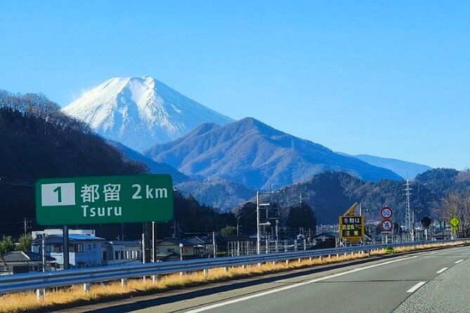english-guided-mt-fuji-and-lake-kawaguchi-group-tour