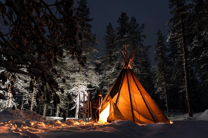 evening-ski-trek-to-the-wilderness-extra-small-group