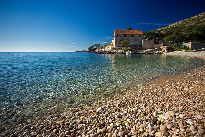 exclusive-private-tour-red-rocks-pakleni-islands
